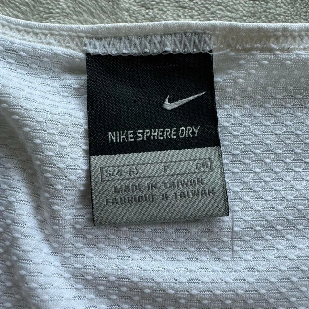 Vintage Nike ‘Sphere Dry’ Running Top - Picture 5 of 8